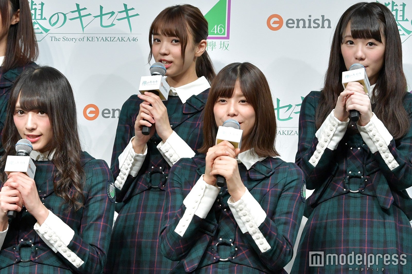 欅坂46 （上段左から）小林由依、小池美波（下段左から）渡辺梨加、渡邉理佐（C）モデルプレス