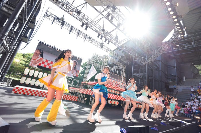 「つばきファクトリーの夏祭り2023 ~灼熱~」より(提供写真)