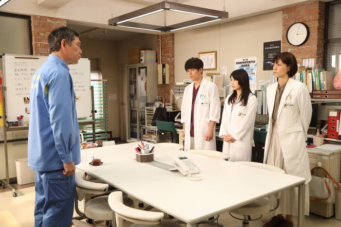 杉本哲太・中尾明慶・志田未来・上野樹里/「監察医 朝顔」第6話より(C)フジテレビ
