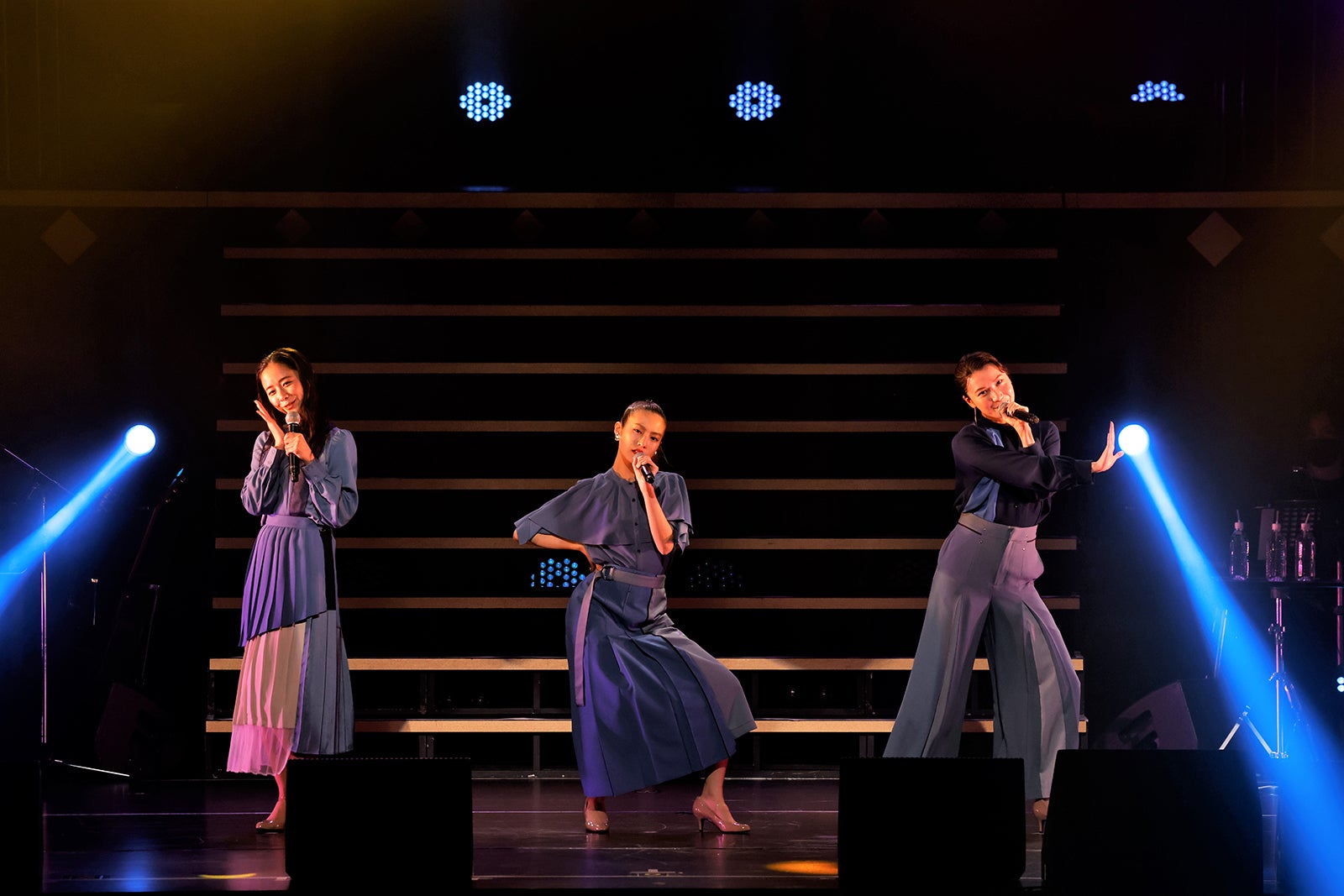 堀田真由、恒松祐里、村川絵梨／「ねぇ」 （提供写真）