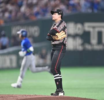 巨人 竹丸和幸が痛恨のグランドスラム被弾 マウンドでぼうぜん 本拠地には悲鳴と歓声が交錯 三回には牧にも被弾