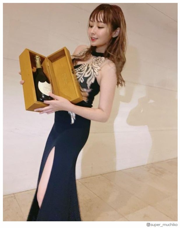 てんちむ、銀座クラブ入店から1週間の心境明かす「愛天華息します」