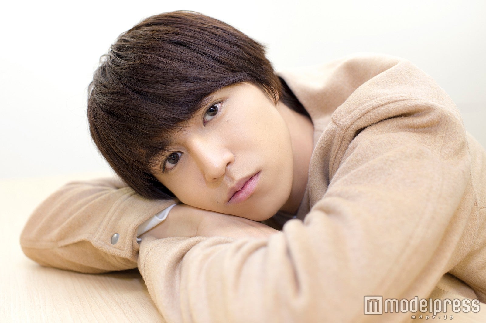 純白の“俳優・松尾太陽”がモスグリーンの少年を演じたら― 山崎賢人との“約束”も実現＜インタビュー＞