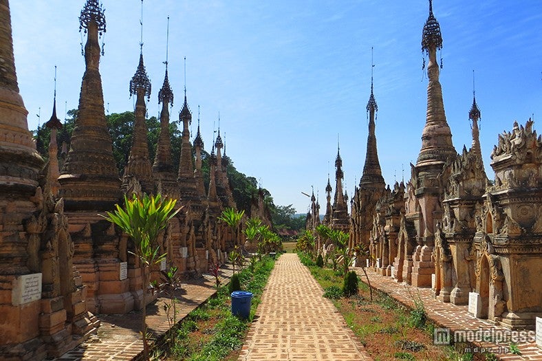 部族によって異なる建て方が用いられるので、大小様々な仏塔を見ることが出来る