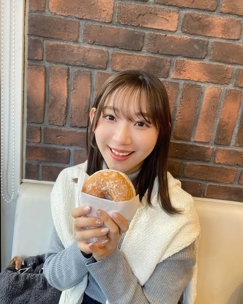 小林茉里奈アナInstagramより