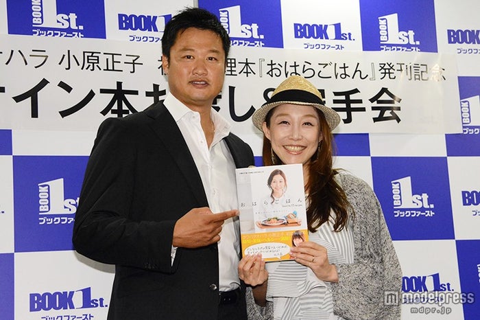 クワバタオハラ小原正子 夫 マック鈴木 長男と初の3ショット会見で涙 モデルプレス クワバタオハラ小原正子 夫 マック鈴木 長男と初の3ショット会見で涙 モデルプレス