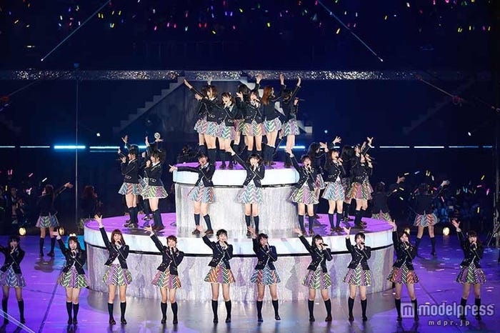 「AKB48ヤングメンバー全国ツアー~未来は今から作られる~」初日公演の様子(C)AKS