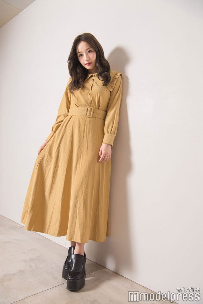 ビッグフリル衿アクトレスワンピ/「ANDGEEBEE」 (C)モデルプレス