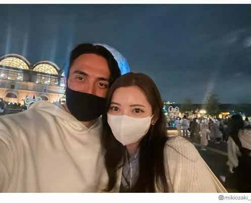 「バチェロレッテ2」尾崎美紀&佐藤マクファーレン優樹カップル、ディズニーデートの2ショット公開に歓喜の声「待ってました」