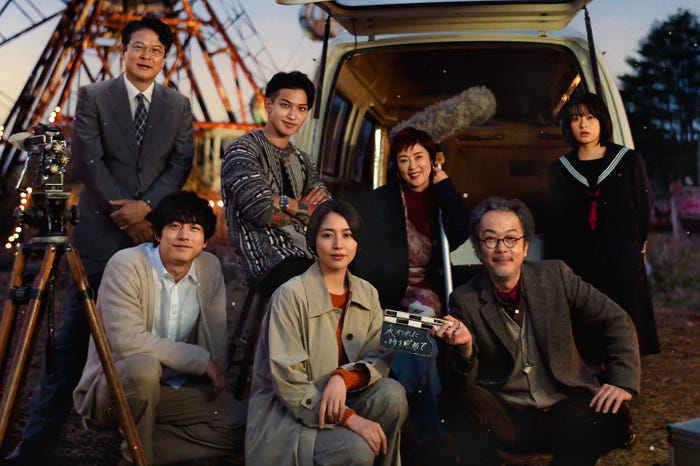 (後列左から)田中哲司、横浜流星、寺島しのぶ、森七菜(前列左から)坂口健太郎、長澤まさみ、リリー・フランキー(C)Netflix