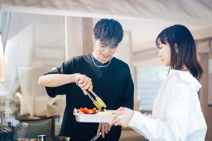 竹内唯人、杉本愛里「オオカミちゃんには騙されない 同窓会スペシャル」(C)AbemaTV,Inc.