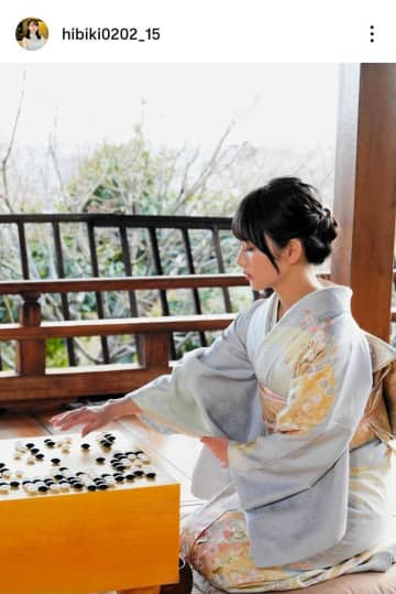 SNSで注目の美人棋士 別人のコスプレ姿に反響「アイドルじゃん」「完成度高い」