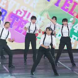タップダンスを披露する生徒たち（C）日本テレビ