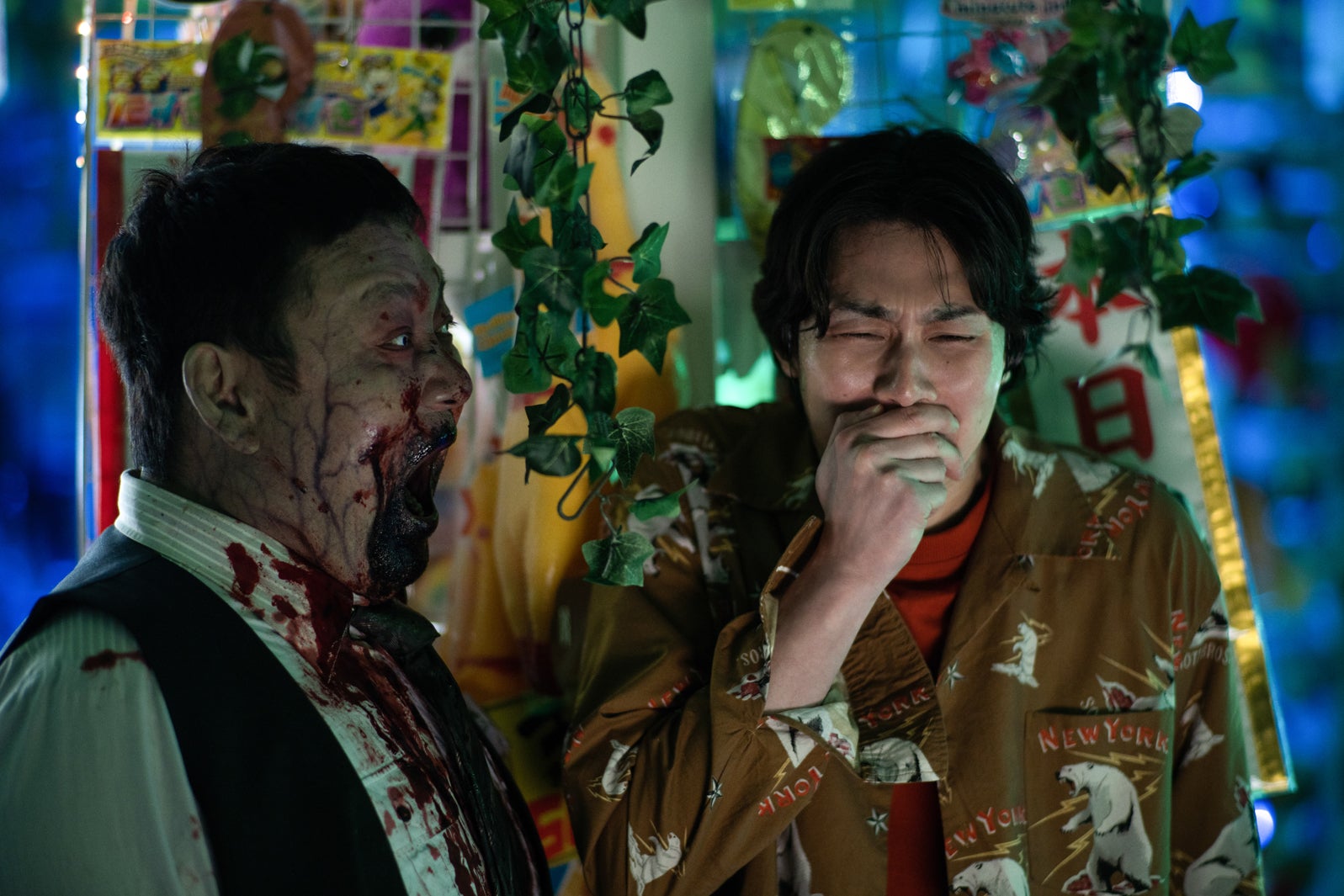 ドロンズ石本、柳俊太郎（C）麻生羽呂・高田康太郎・小学館／ROBOT