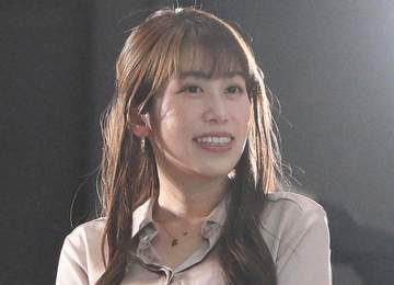 元NHK美人アナ 純白タイトノースリワンピにファンドキドキ♥「たまらない」「清楚なオトナ美」