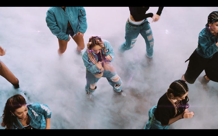 「Ultraviolet」MVより(提供画像)