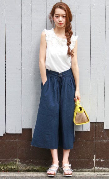 リネンレースアップワイドパンツ「salus」3,490円(税込)