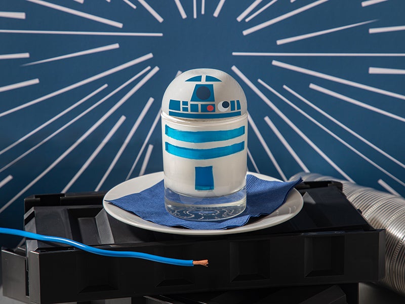 ＜R2-D2＞ドロイドミニパフェ　税込1,390円（C） &amp; TM Lucasfilm Ltd.
