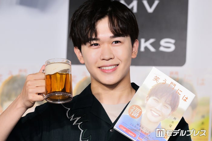 鈴木福、20歳誕生日は亀梨和也らから祝福受ける 一緒にお酒を飲みたい芸能人明かす