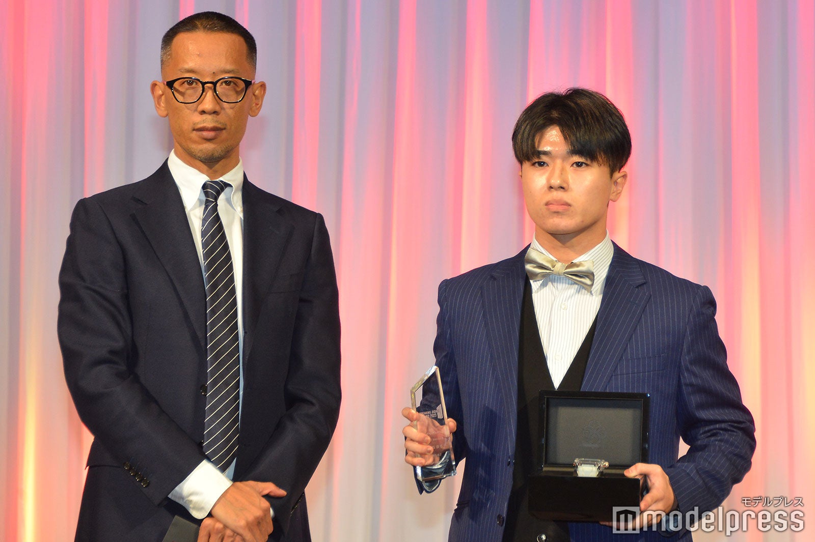 （右）西島恭平（C）モデルプレス