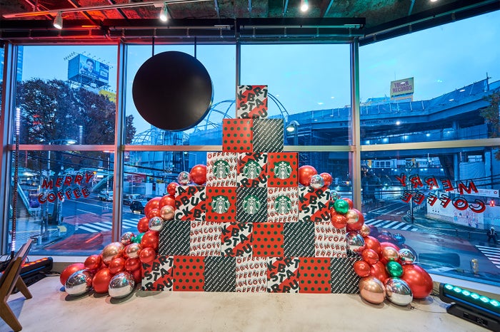 ギフトボックスツリー／スターバックス渋谷cocoti店（提供写真）