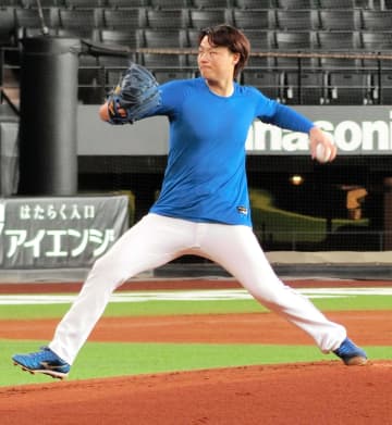 日本ハム・山崎福也 登板翌日もみっちり約40分フォーム確認 加藤投手コーチ「変わろうとする姿をすごく感じる」