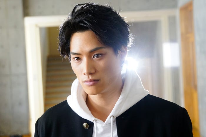 鈴木伸之(C)「PRINCE OF LEGEND」製作委員会(C) HI-AX All Rights Reserved.