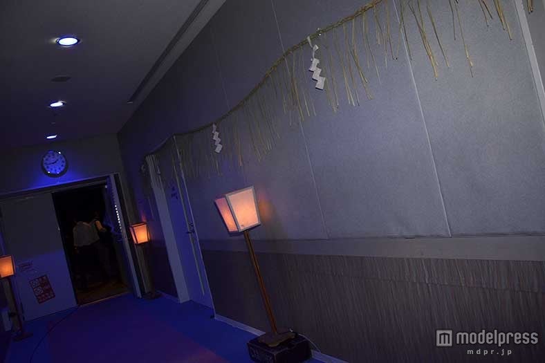 スタジオの廊下も「お台場のカイダン　本当にあったフジ縛霊の怖い話」セットに