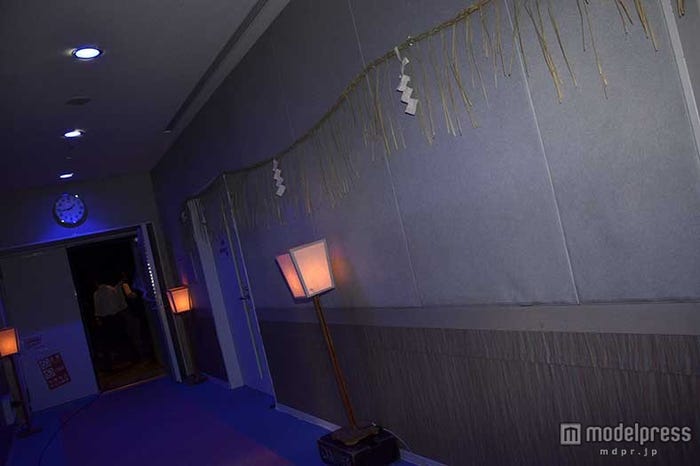スタジオの廊下も「お台場のカイダン 本当にあったフジ縛霊の怖い話」セットに