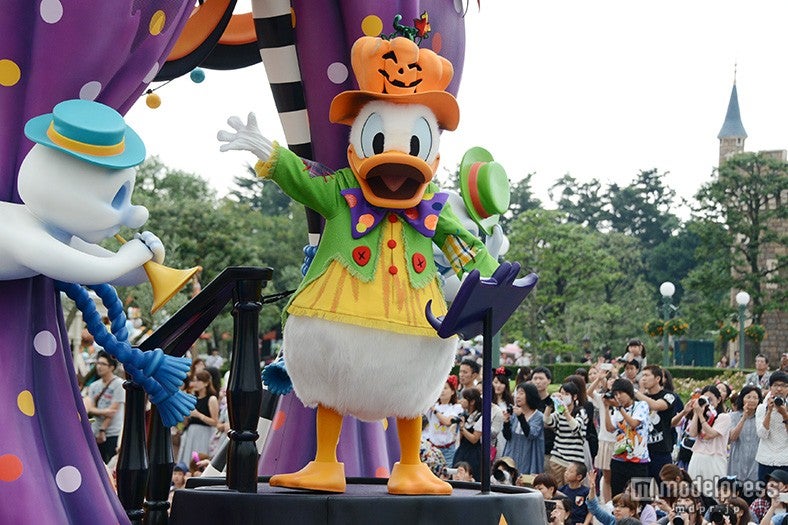 パレード「ハッピーハロウィーンハーベスト」／ドナルド