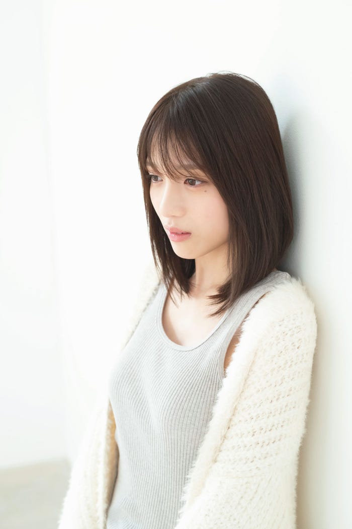 新雑誌『VOICE VISTA magazine』(講談社)に登場する花宮初奈(撮影:佐藤裕之)