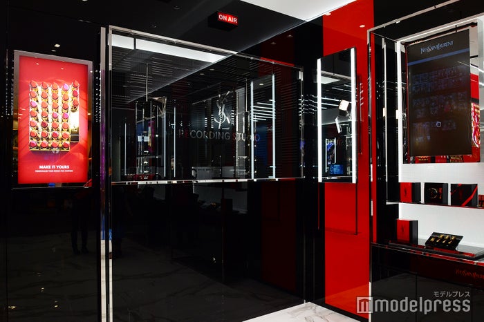 イヴ・サンローラン（C）ビューティーガール