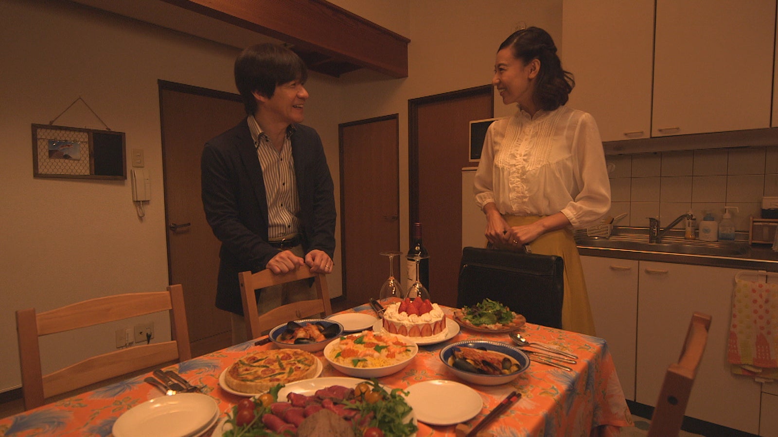 内村光良、小泉里子／「LIFE！～人生に捧げるコント～」より（C）NHK