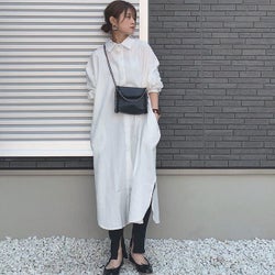 《のっぺりホワイトコーデ》におさらば! ワントーンをおしゃれに見せるワザ4選