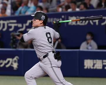 ヘリ？タクシー？バイク便？ 2軍ナイターから駆けつけ巨人・丸佳浩が代打1号2ラン「石井監督はじめファームのコーチ、スタッフの皆さんが少しでも喜んでくれたら」