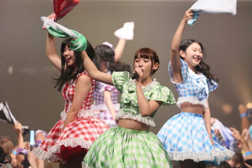 SUPER GiRLS （C）Tokyo Street Collection／撮影協力：千株式会社