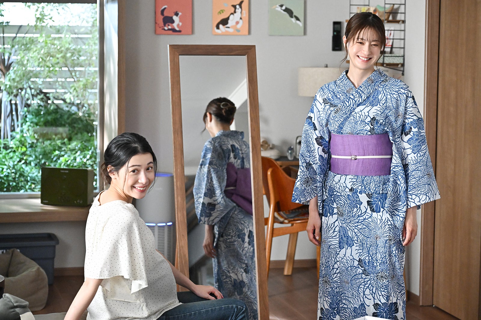 村川絵梨、松本若菜「西園寺さんは家事をしない」第8話より（C）TBS