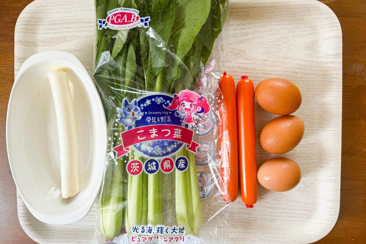 たまごと魚肉ソーセージの炒め物