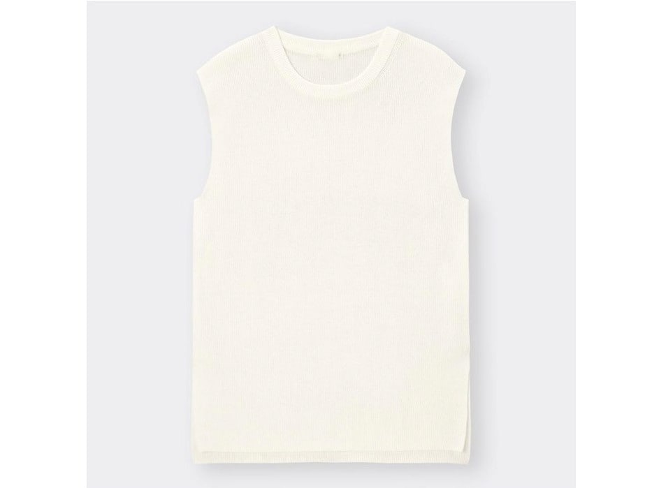 ジーユー　フレンチスリーブセーター　1990円（税込）