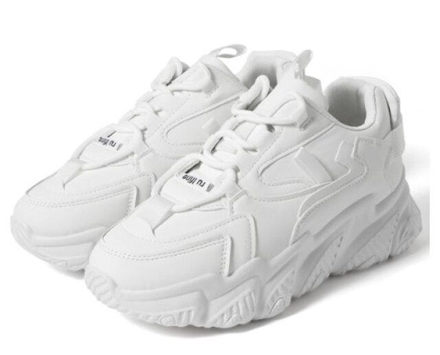 GRL　モノトーンコーデ　今っぽストリート　クール　asuka　イラスト　ロゴプリント厚底ダッドスニーカー