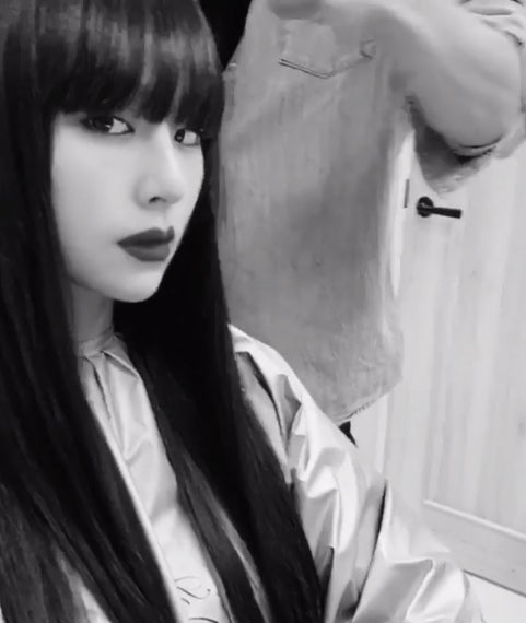 西内まりや、黒髪ストレートヘアで雰囲気ガラリ「似合う」「美しい」と絶賛の声殺到