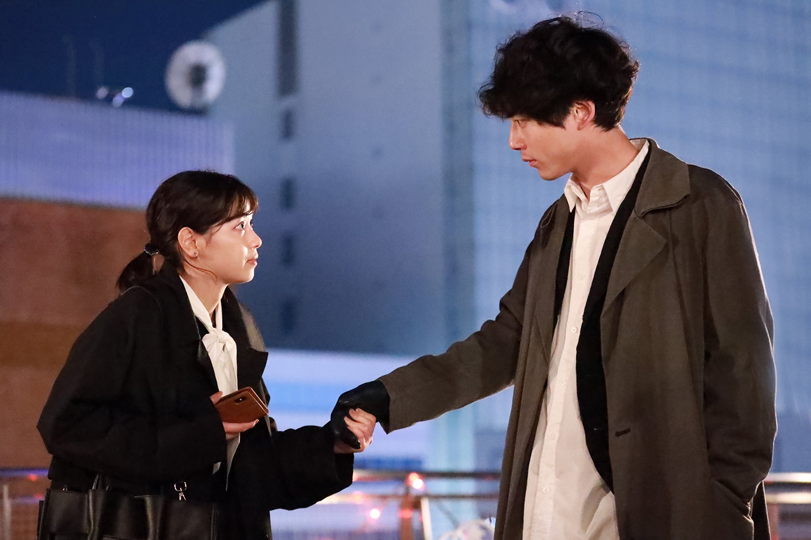 西野七瀬、坂口健太郎／「Dr.チョコレート」第2話より（C）日本テレビ