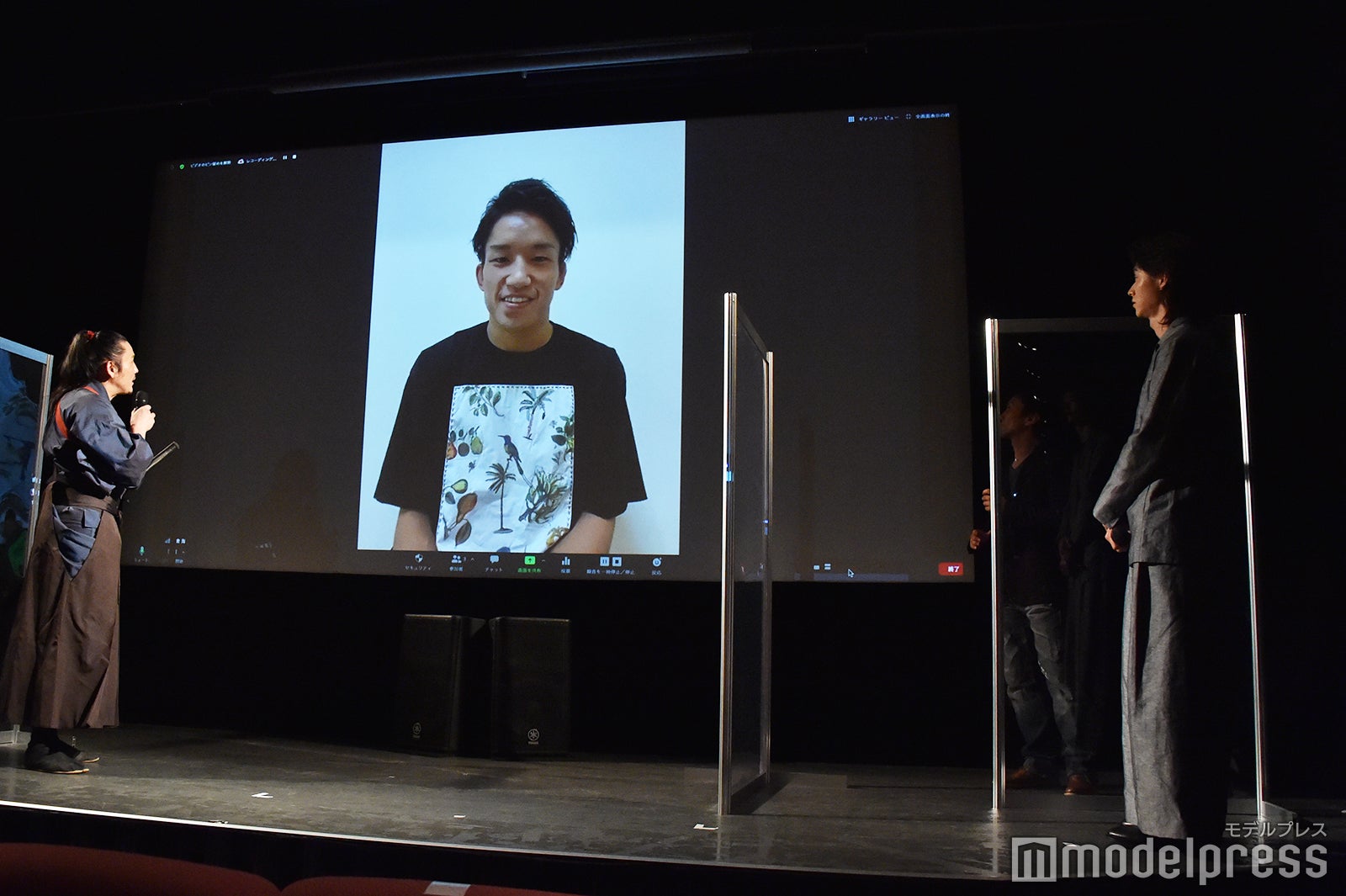 朝倉海選手が生中継で登場 （C）モデルプレス