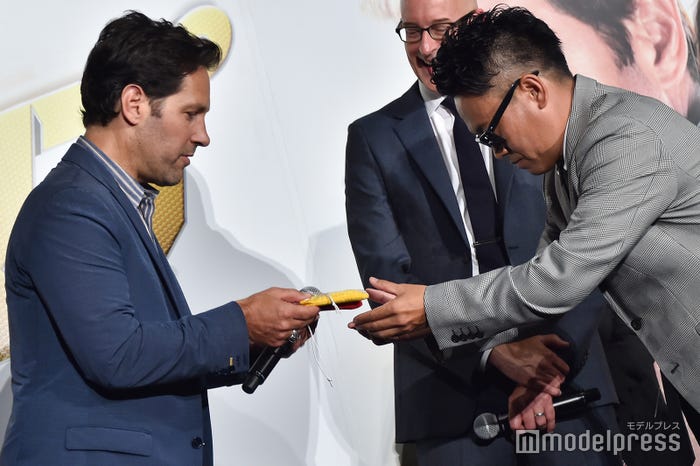 ポール・ラッド、宮川大輔 (C)モデルプレス