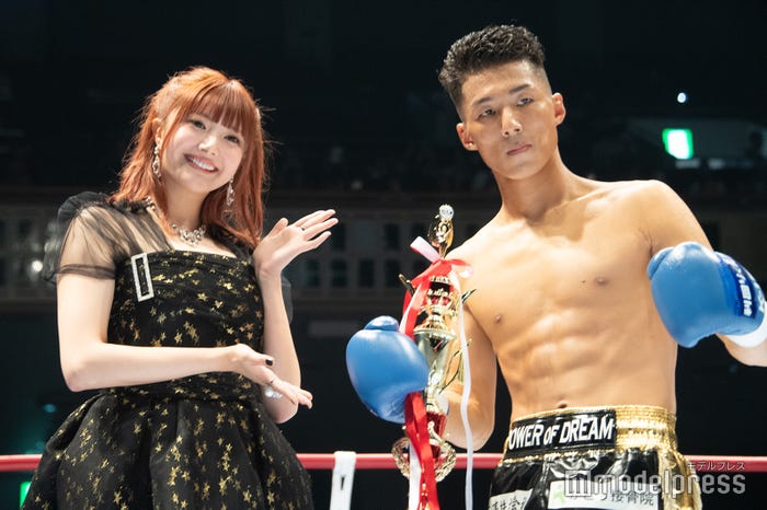 安斉かれん、岩尾力選手(C)モデルプレス