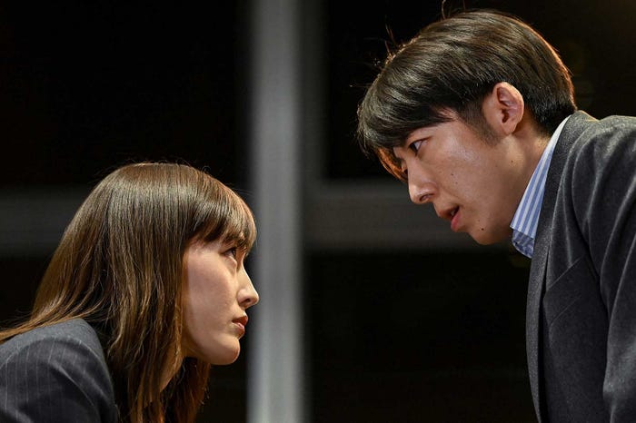 綾瀬はるか、高橋一生「天国と地獄 ~サイコな2人~」第8話より(C)TBS