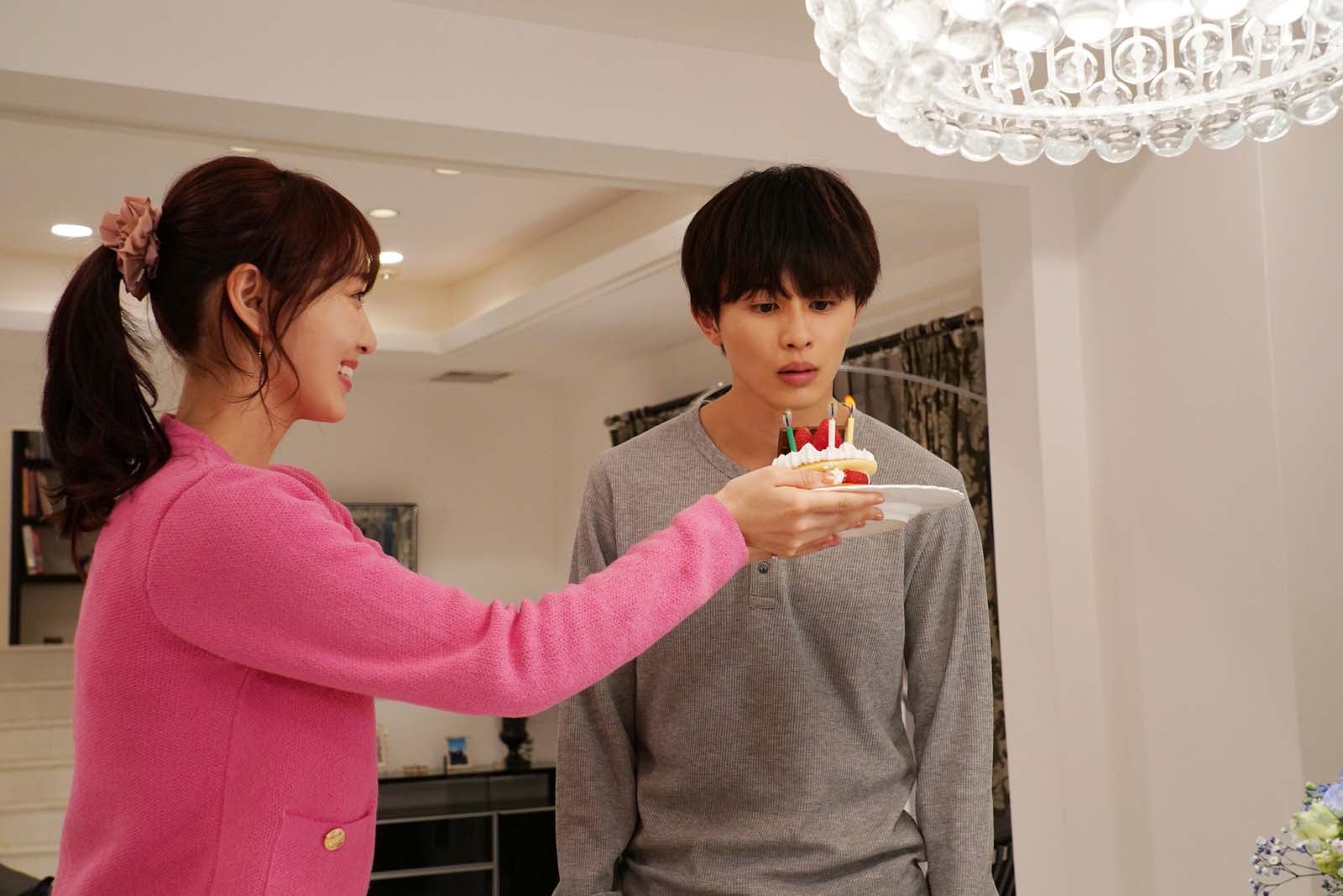 菅井友香、草川拓弥「ビジネス婚－好きになったら離婚します－」第6話より（C）「ビジネス婚」製作委員会・MBS