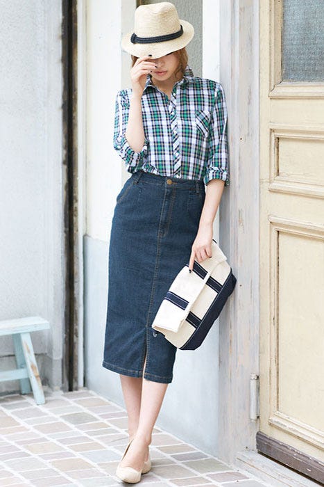 デニムロングタイトスカート「Pierrot」2,759円(税込)/画像提供:Pierrot