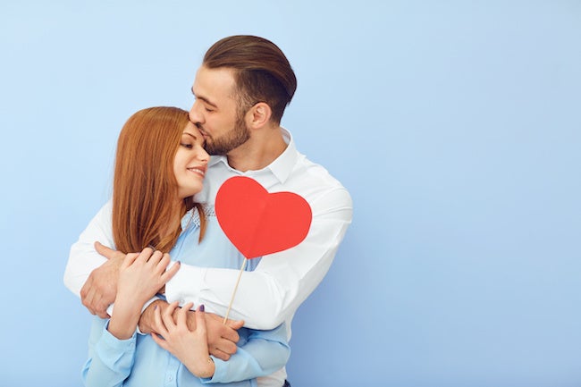 今すぐ会いたい！彼女を「抱きしめたくなる」悶絶キュンLINE3選