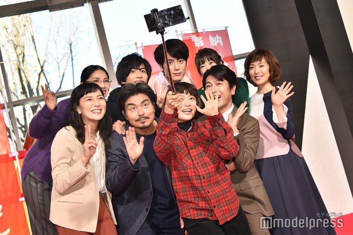 (前列左から)板谷由夏、小澤征悦、杉咲花、及川光博、若村麻由美(後列左から)野波麻帆、志尊淳、間宮祥太朗、志田未来(C)モデルプレス